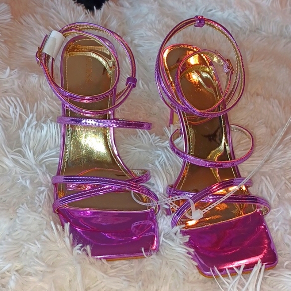 Guess WASBIE Metallic Pink Strappy Sexy High Heels NEW SZ 8.5M - Picture 3 of 13